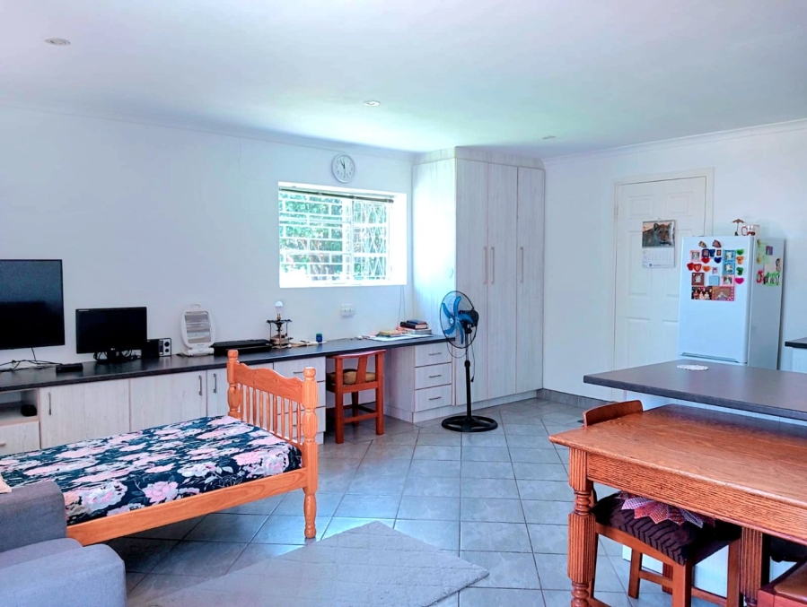 5 Bedroom Property for Sale in Vanes Estate Eastern Cape